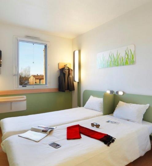 Hotel First Inn ** Apt- Chambre