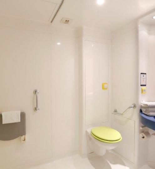 Hotel First Inn ** Apt- Chambre