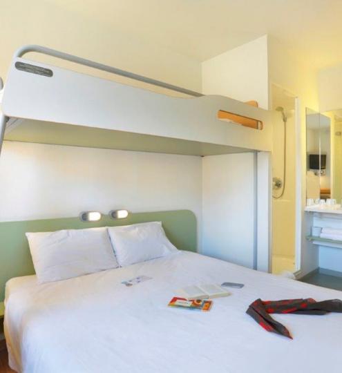 Hotel First Inn ** Apt- Chambre
