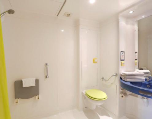 Hotel First Inn ** Apt- Chambre