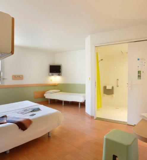 Hotel First Inn ** Apt- Chambre