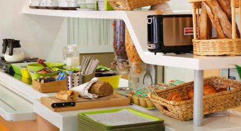 Hotel First Inn ** Apt- Petit déjeuner buffet